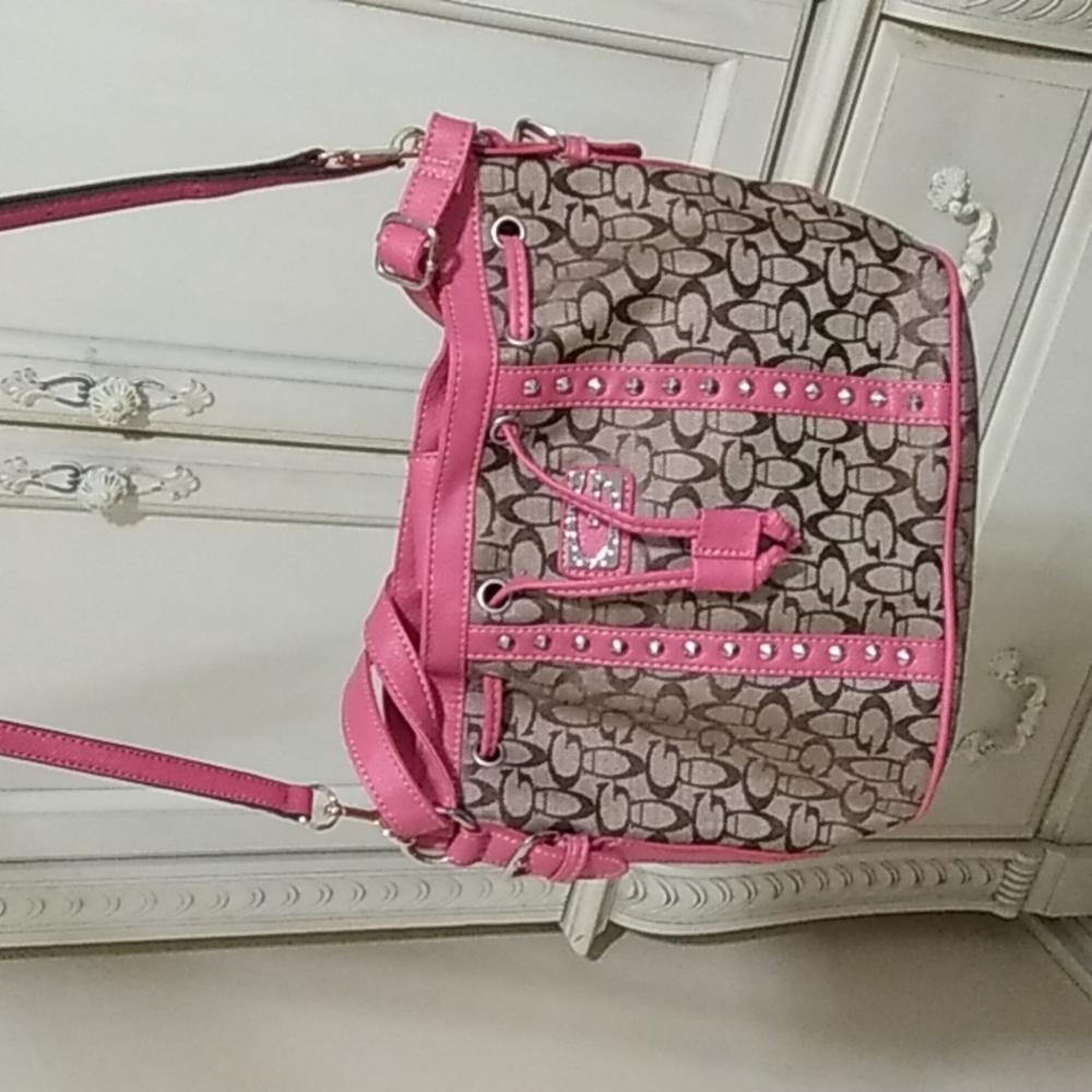 *Guess Shoulder Bag